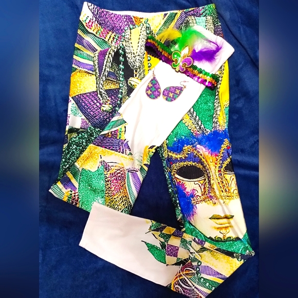 Mardi Gras - Picture 1 of 9